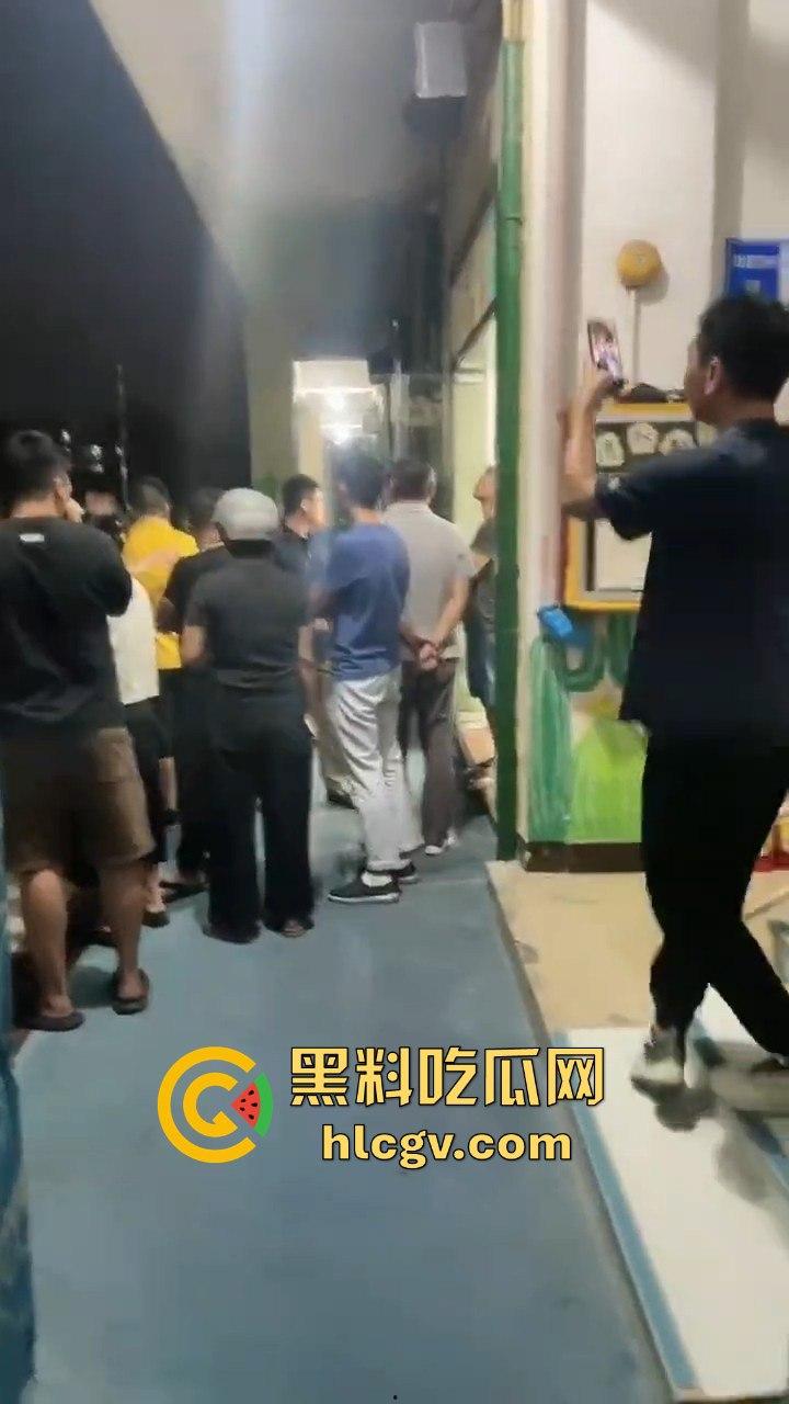 东莞虎门雅达幼儿园老板卷钱跑路!几百名孩子无书可读,教育局踢皮球不作为引家长怒火!
