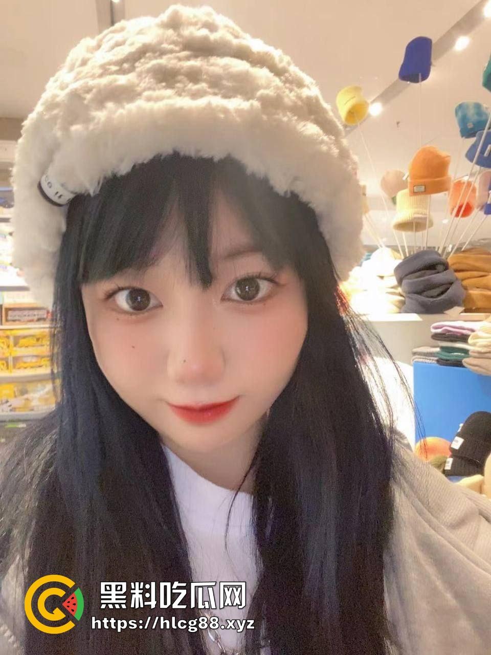 苏州大三【邵怡饶】自拍视频再曝，甜脸恶心人，床上骚浪贱到爆，男友操她操出新高度！