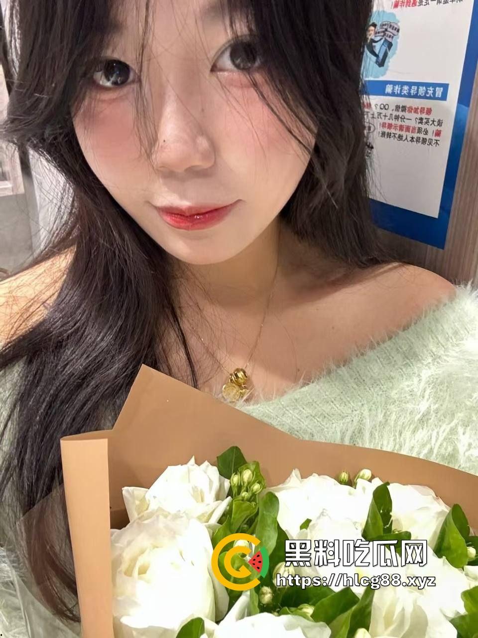 苏州大三【邵怡饶】自拍视频再曝,甜脸恶心人,床上骚浪贱到爆,男友操她操出新高度!