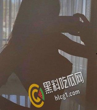 越南童颜巨乳白虎网红 TranMinhThienDi 身材极品的反差婊 发给男友的私房片泄漏