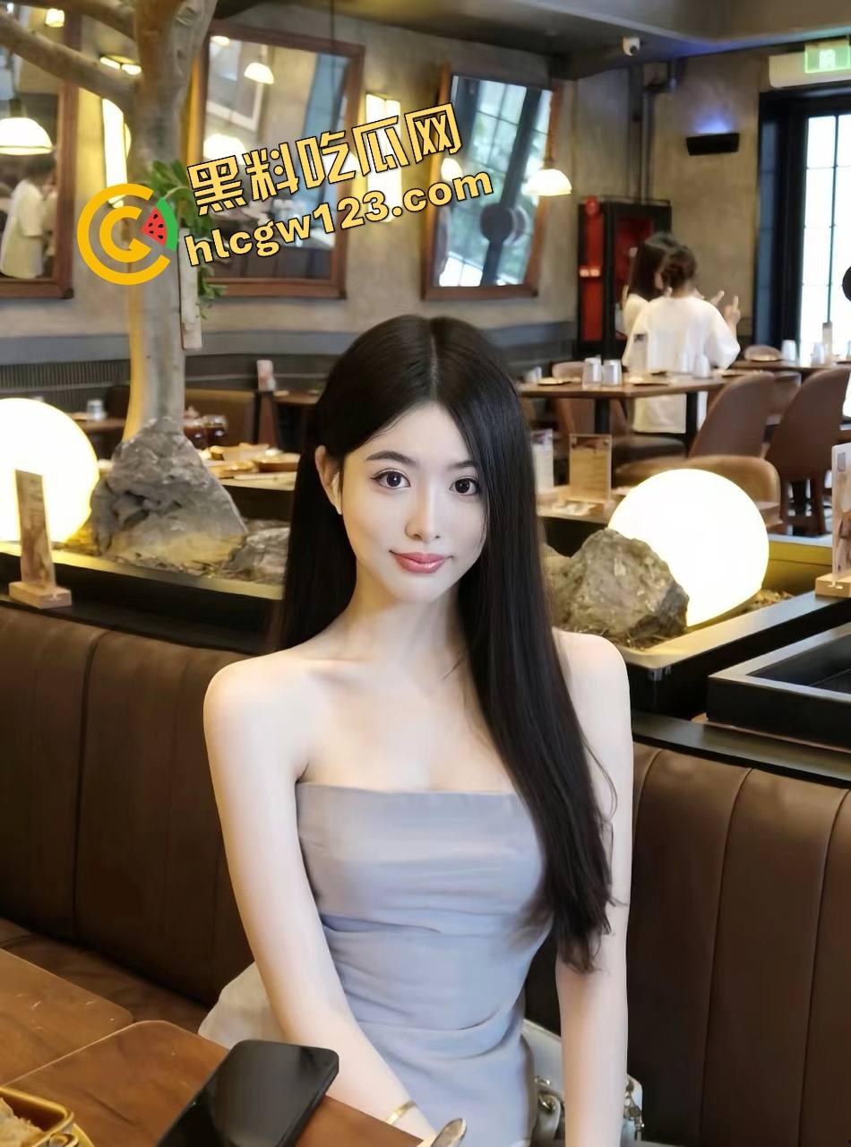 约炮大神睡白袜长靴学姐镜前舔棒到爆炸,黑丝足交舔得肉棒发烫秒杀全场,骚穴深处被顶炸!