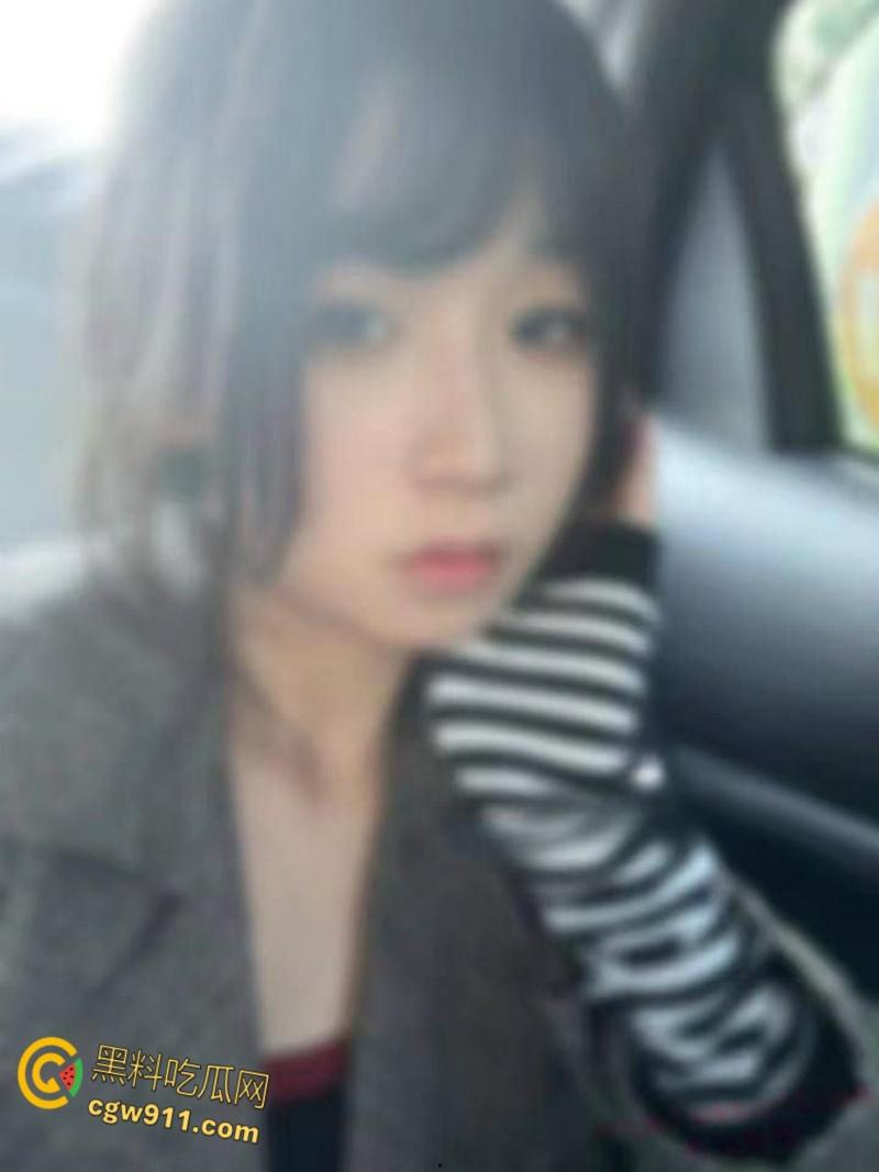 辽宁大连高三嫩妹【张祥琳】,饥渴难耐裸聊自慰 ,粉嫩蜜穴抠逼自慰淫水四溢 ,年纪轻轻就成小母狗了 !