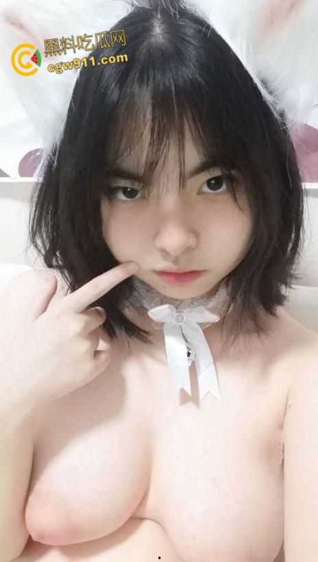 湖南常德清纯学生妹【于淑雅】,独居在家寂寞自慰,D罩杯逆天巨乳口交假阳具,跳蛋自慰骚穴淫水四溢!