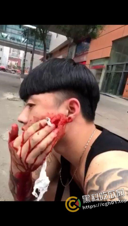 爷们要战斗!精神小伙战斗合集 飞踢 围殴 砍刀 古惑仔又都回来了