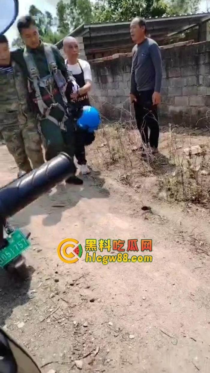 某战区海军战机海南训练失事,飞行员成功跳伞,战机坠毁临高县,所幸未造成地面损失!