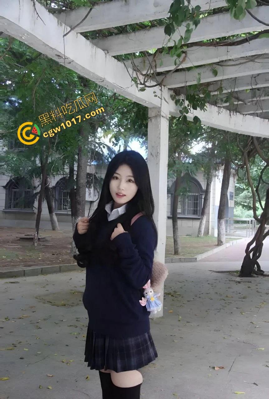 福建大学大一学妹【李梓涵】,清纯外表下藏淫荡欲望,裸聊勾引到酒店操逼,激情7次,叫声震酒店,渣男曝光视频全校疯传