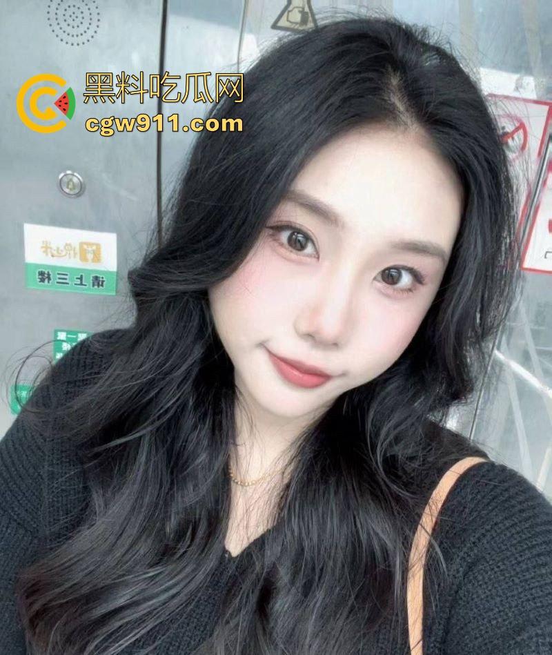 约炮浙江大学【胡雯璨】私密视频流出,床上揉胸吃鸡狂秀舌技,巨乳撅起被内射,跟学校的她完全相反!