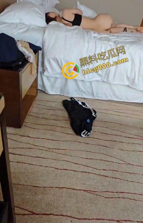 上海瓜友开辟约炮新模式!在监狱门口搭讪杀人犯乐佳芸,酒足饭饱后带去酒店疯狂做爱,极品身材惹得众人羡慕