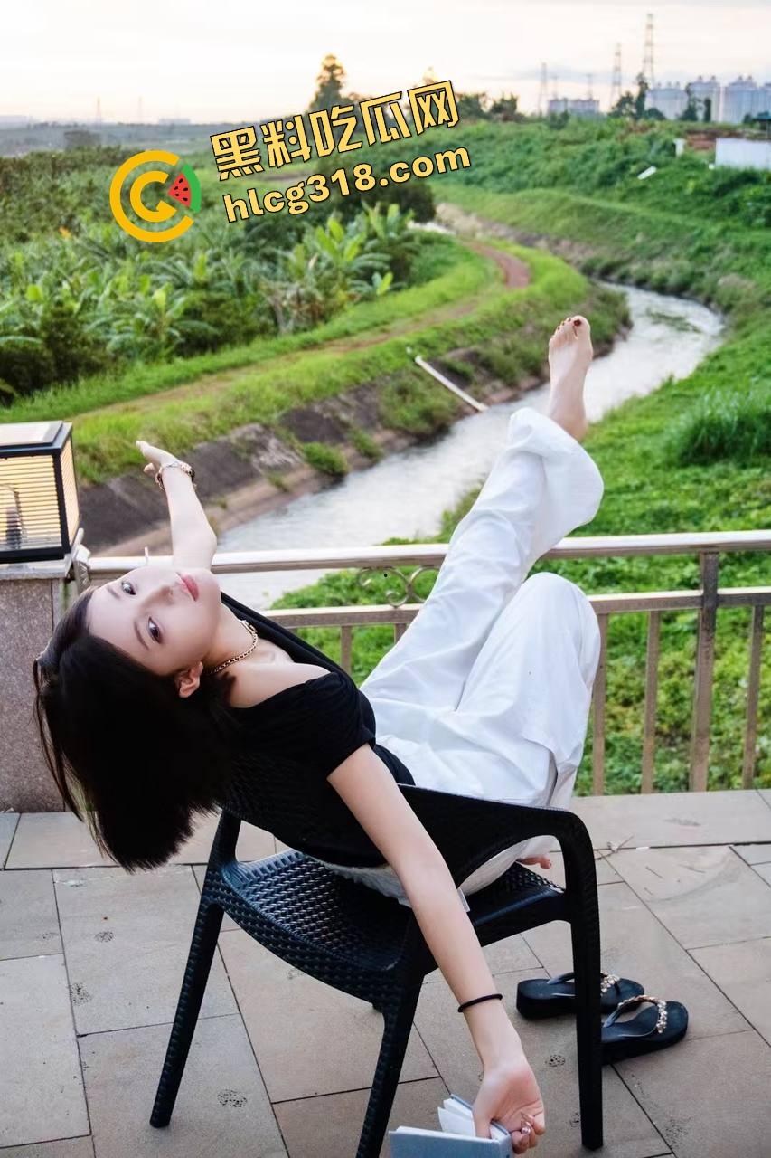 苏州城北小区少妇『李婉儿』爆操时被一边日一边扇脸打奶,脸跟奶子都被打红了还浪叫,这炮情绪拉满!