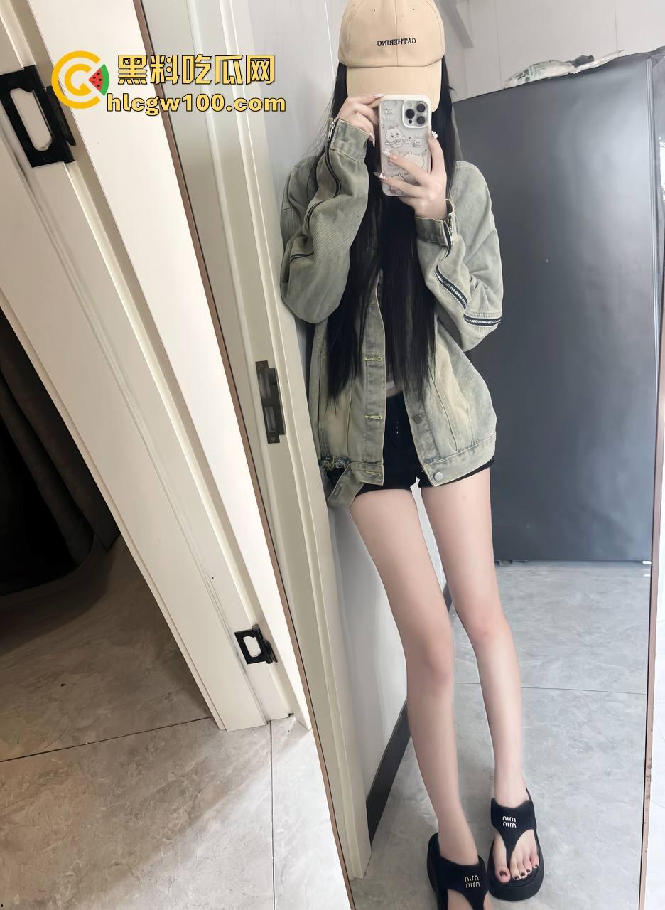 长沙大专嫩妹『罗诗琪』骚出花1万块包养活好不黏人,7分钟速推口技舔到麻,口交深喉舔到飞起大哥直接喊值!