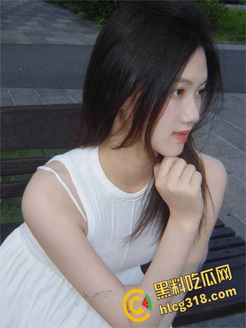 上海高颜值幼师【陈诗雅】，一线天白虎水嫩多汁，床上乖乖听男友话，眼罩白丝无套爽内射 !