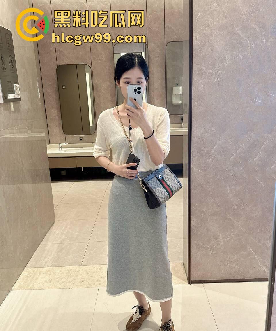 小编推荐!湖南长沙反差御姐【刘依依】 社交软件撩骚约炮视频裸聊,隔着镜头都阻挡不了的骚劲。