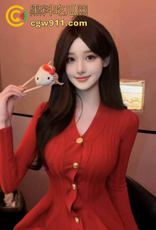 性感堂姐遭遇男友劈腿失落回家,眼睛红肿,我心疼安慰却意外点燃禁忌欲火,转悲愤为力量!