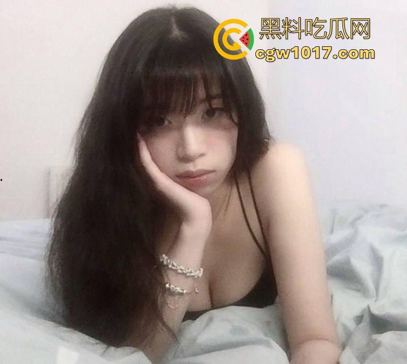 江南大学反差女大【谢晓芸】性爱视频流出，清纯学妹露脸口交挑逗无度，后入时肥臀高撅学长猛怼，简直淫靡至极！