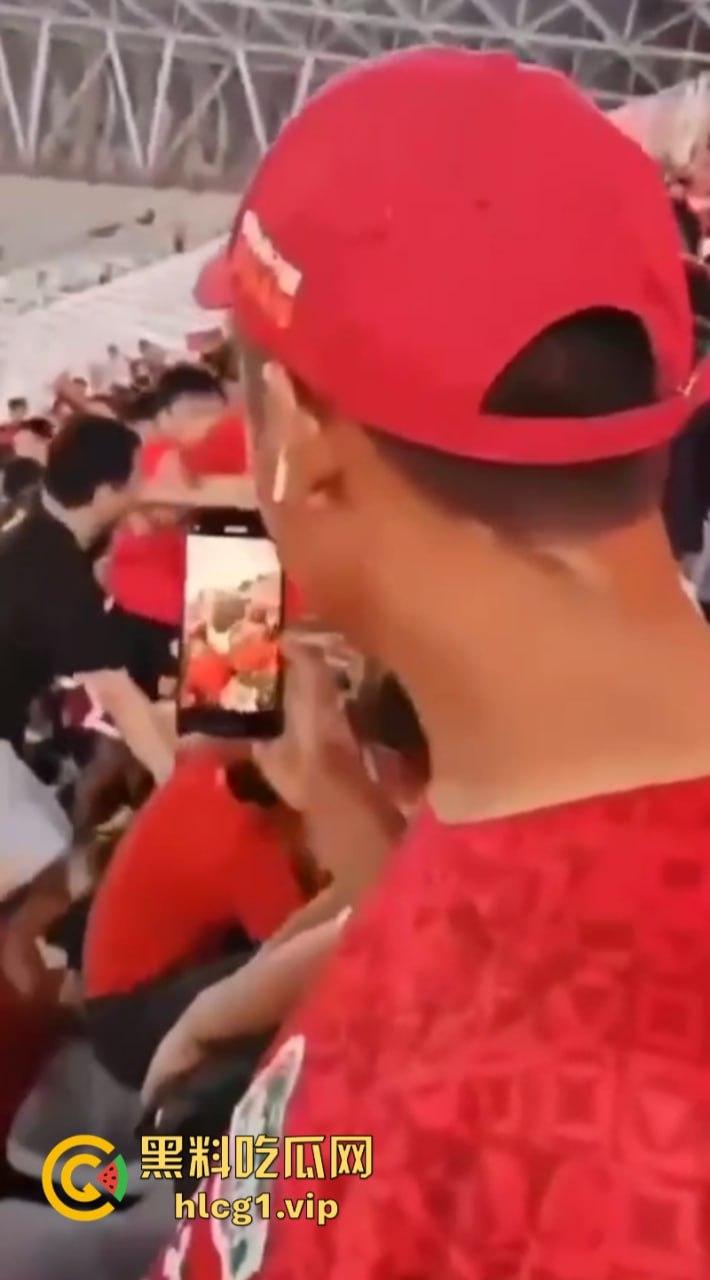 火气有些大!河南球迷在客队看台区大打出手!比看比赛还过瘾