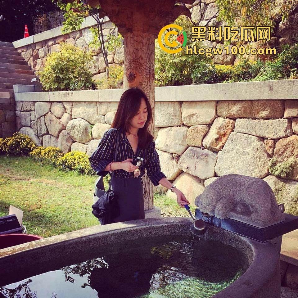 韩国风韵少妇【金贤敏】自拍露脸性爱视频曝光,年少不知少妇好错把少女当成宝!!!