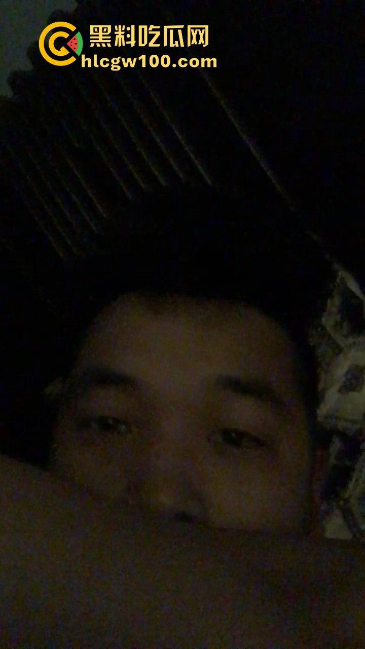 江苏常州携程旅游青枫公园营业部【林飞飞】自怕视频流出,极品身材美乳全程高能 据说现在还在里面上班。