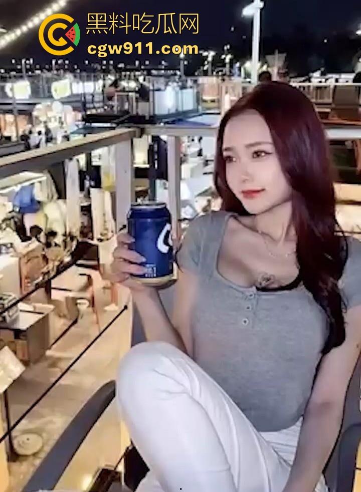 大神约炮极品女神【包子】性爱视频流出,蜂腰翘臀勾魂摄魄,乳浪翻涌如海啸,高潮时弓腰痉挛,令人血脉喷张!