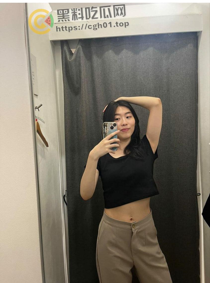 健身教练的新赛道!北京女教练风骚自拍浓密阴毛 桃红乳晕 勾引学员买课还不让操 私密视频照片被流出