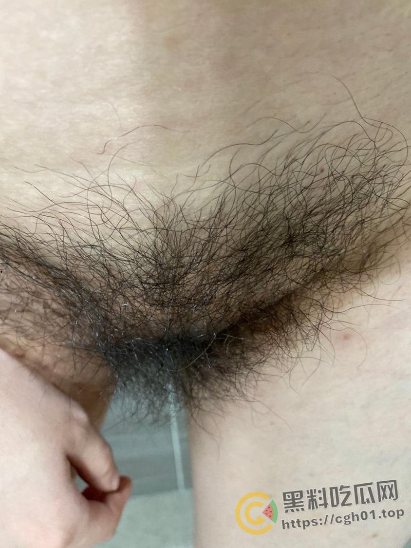 健身教练的新赛道!北京女教练风骚自拍浓密阴毛 桃红乳晕 勾引学员买课还不让操 私密视频照片被流出