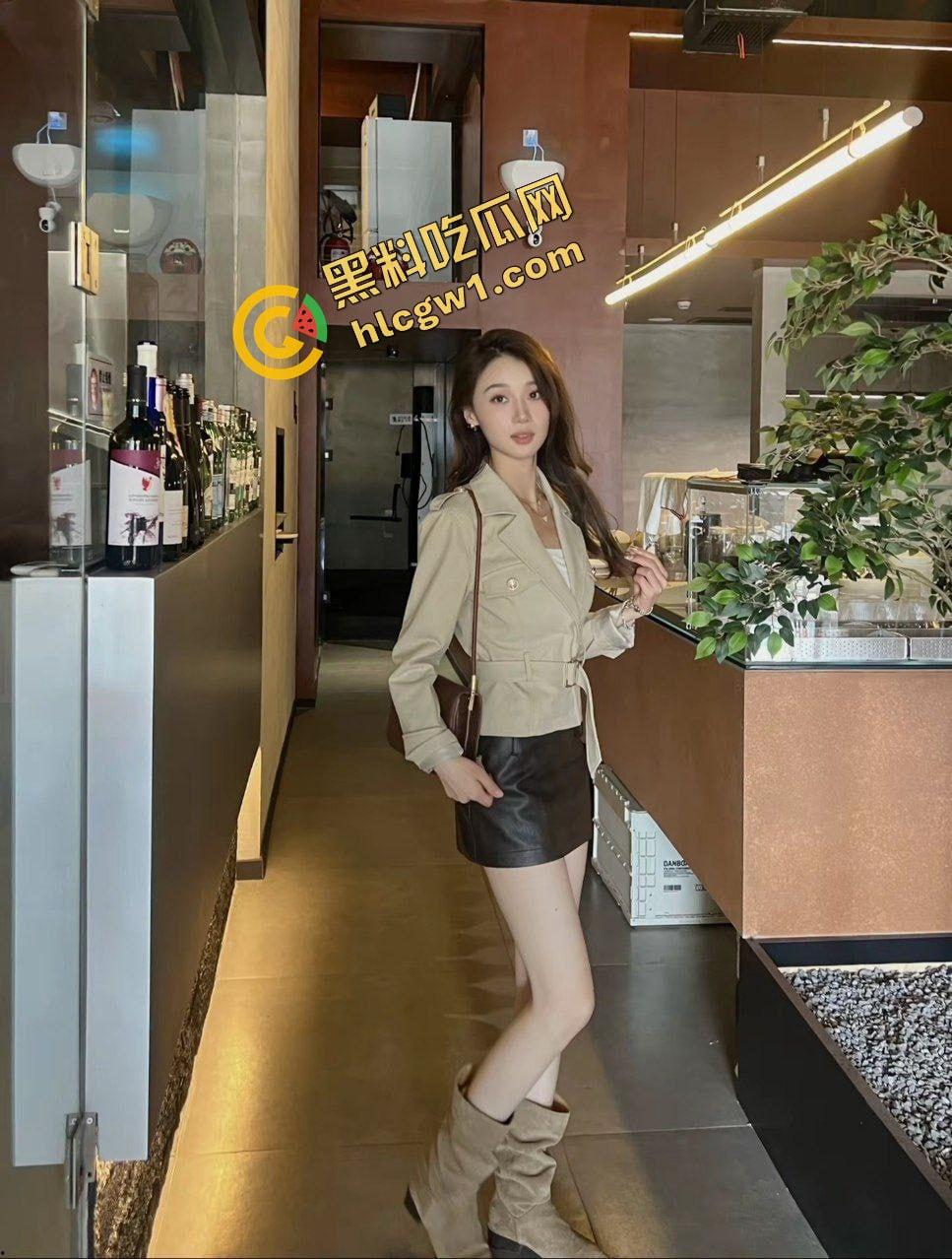 抖音带货小网红骚鸡『一只杨蹄』修长筷子腿甜妹 金链大哥花式后入!独家曝光流出!