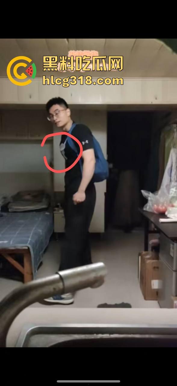 抖音热瓜『阿红』男扮女装约直男健身教练、小鲜肉肌肉男,中门对屌只打高端局,当代第一个千人斩伪娘!