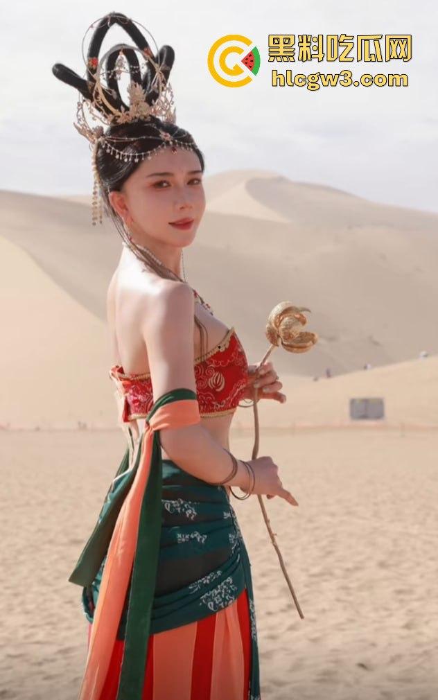 抖音快手400万粉丝网红【龚玥菲】私密裸聊视频外泄!这个骚逼捞金不择手段,露逼挑逗金主花样多