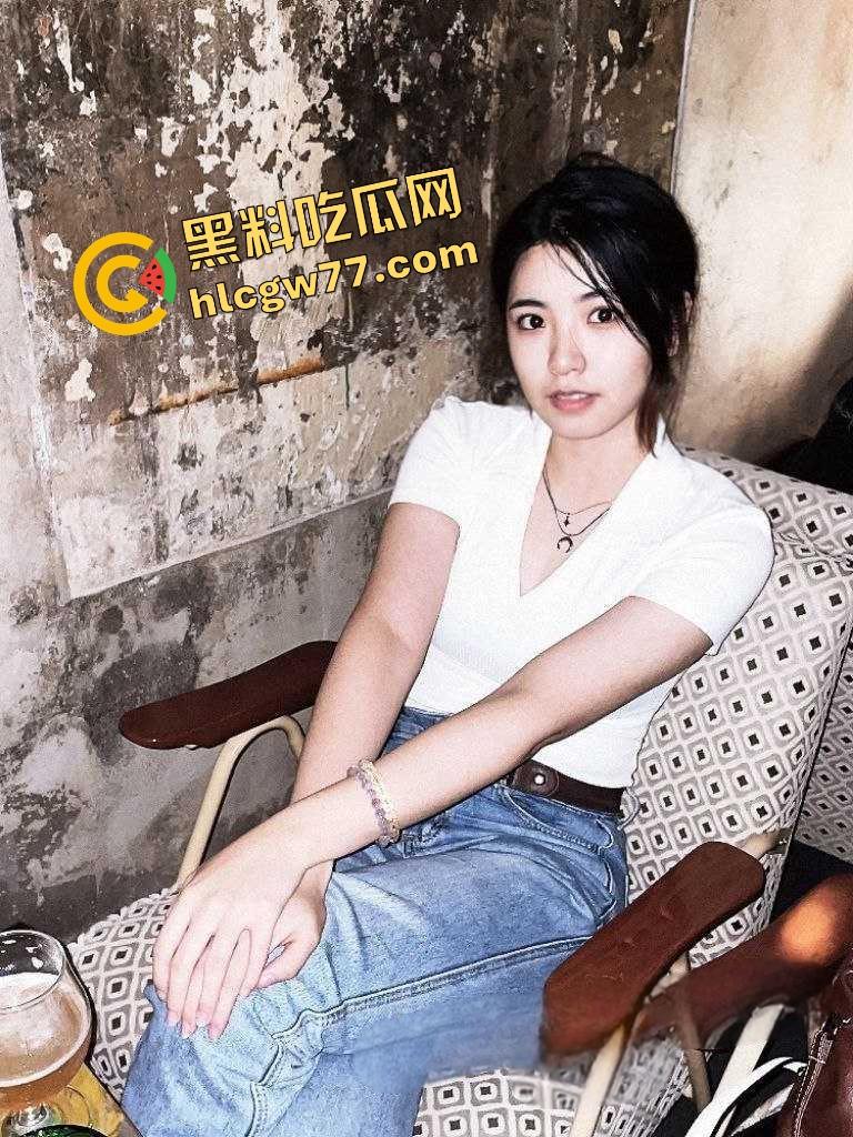 南宁甜美女老师【柳林依】白天教书育人,晚上换粉嫩穿搭被炮友操到嗷嗷叫,反差骚货天花板!