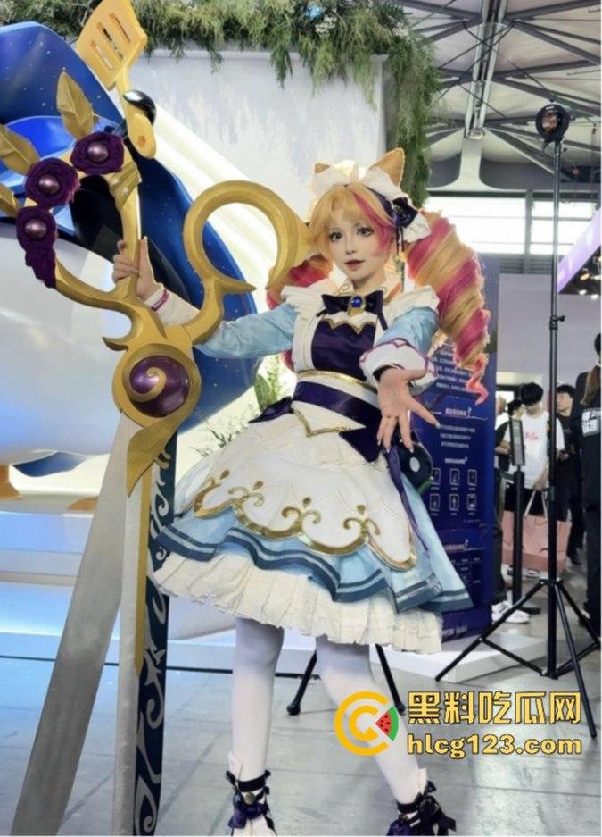 B站百万粉丝UP主『六二二同学』露脸自慰视频曝光!国内是cos国外福利姬,高潮喷白浆!