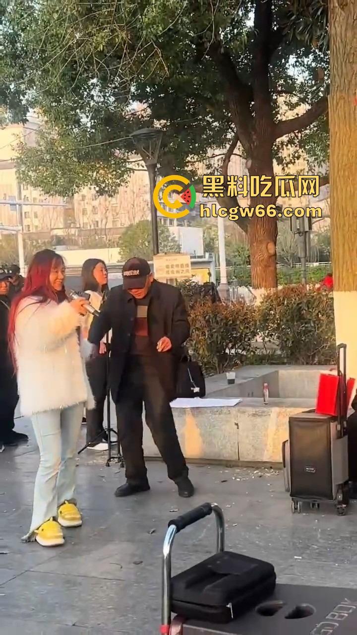 山西晋城榜一大哥线下打赏真实版拒绝中间商,拒绝平台抽成主播秒送身,钱花在刀刃上!