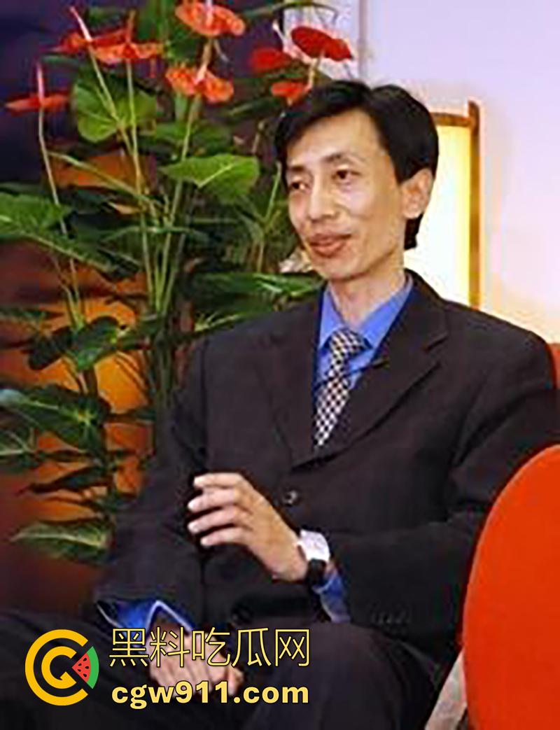 大连广电台长【王卫】,玩5p视频曝光,有著名播音员于洋,还有主持人母女,甚至还有自己师母,玩的真花花啊!