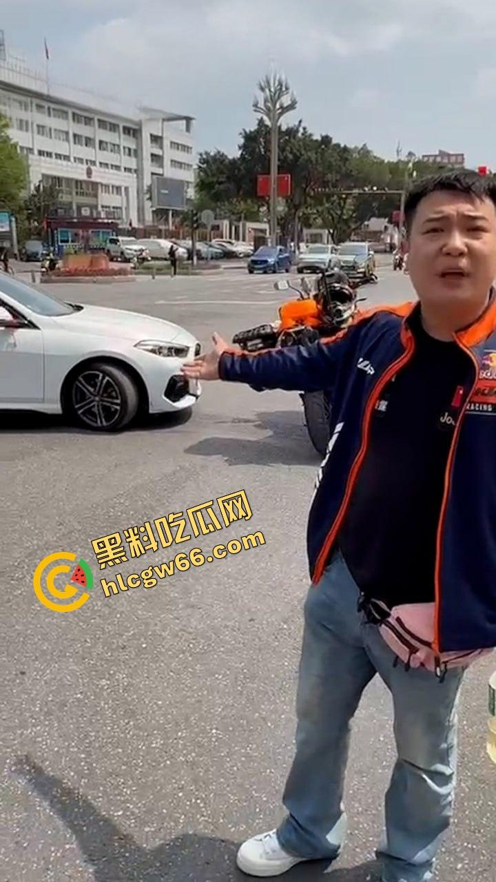 德阳妈逼哥火力全开!宝马别车还理直气壮?网红张某当街开骂骂出天际,含妈量爆表直接骂进热搜!