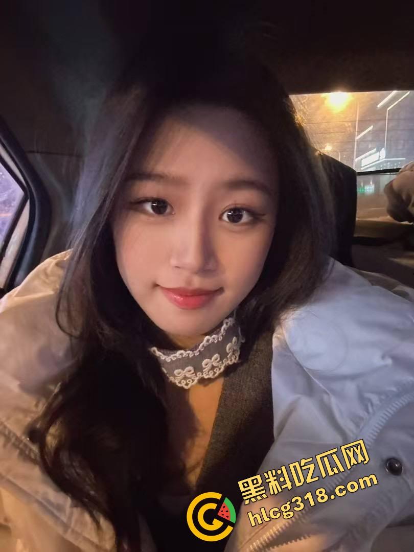 她说今晚不想操，只想要敷点原料新鲜的面膜，忍不住一发射脸，我醉欲眠卿且射，明朝皮肤嫩如花！