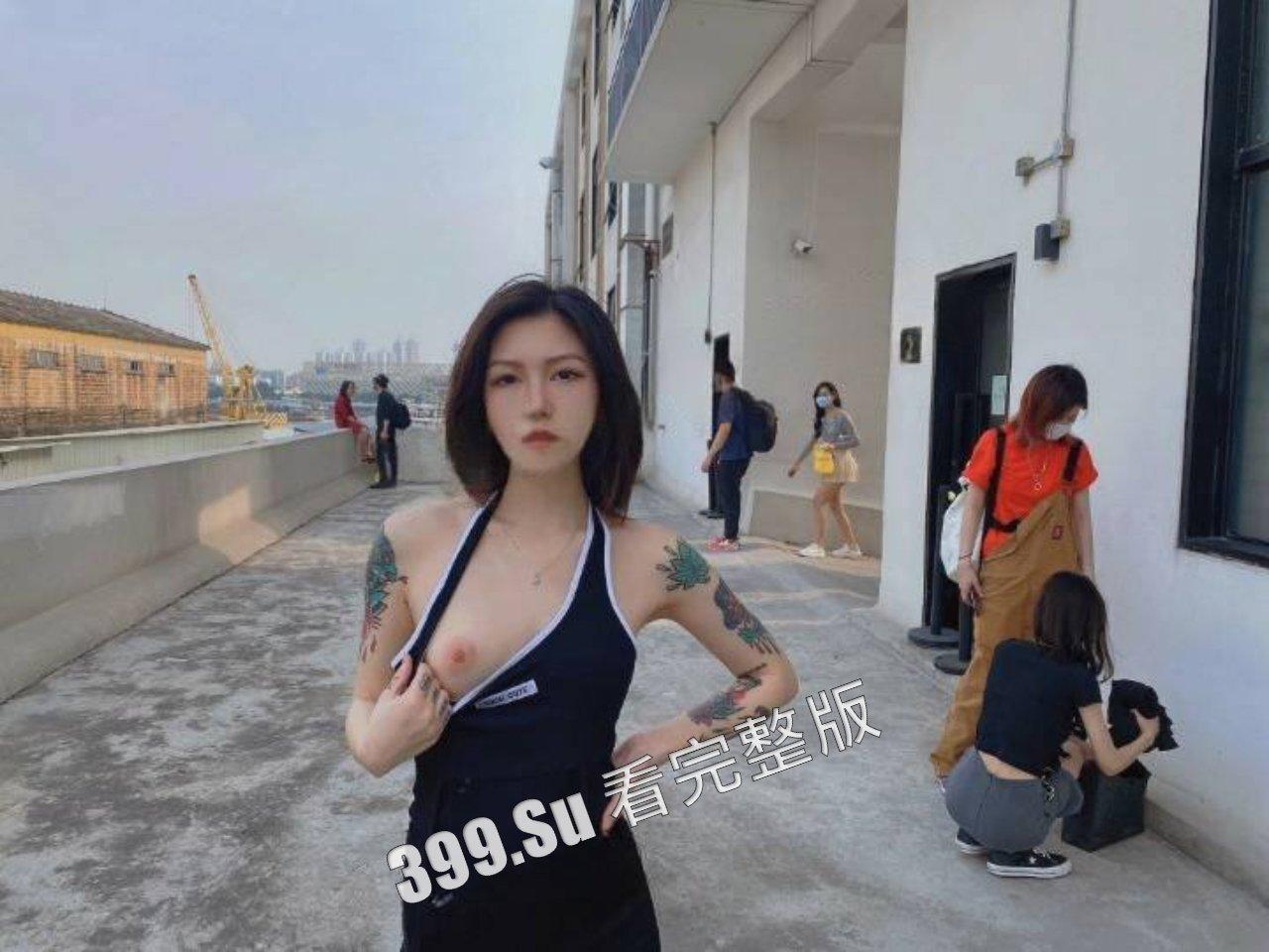 香港40岁辣妈“晒胸”成瘾,走遍公共场所拍120多张“裸照” 全网最全版本视图流出