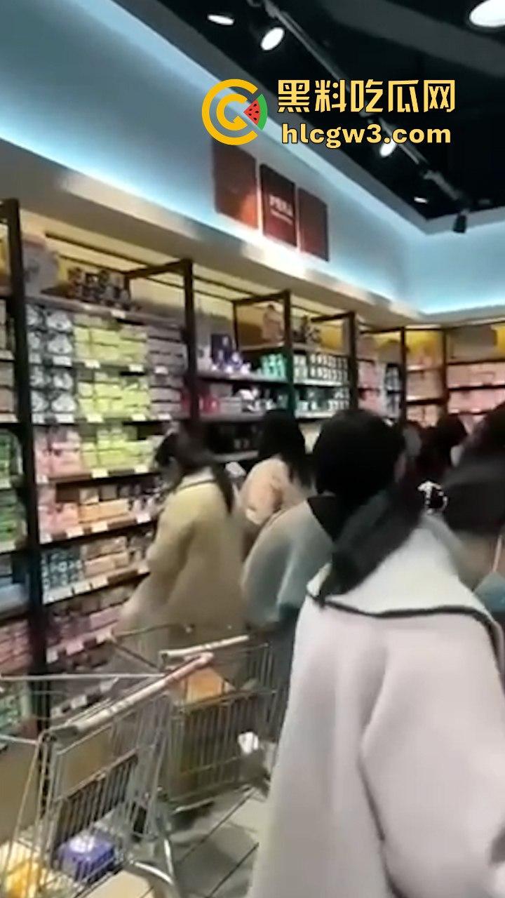 卫生巾集体塌房!女网友:怀疑过内裤和男人,唯独没怀疑过卫生巾