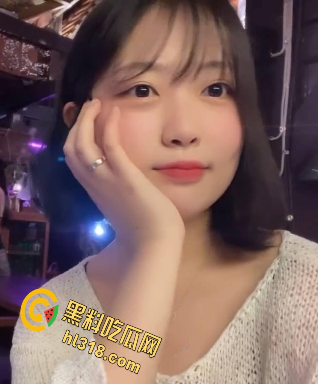 韩国极品女大学生【梨花江】,中国旅游乱情记,与多名男子激情口交,后入狂插骚逼内射 !