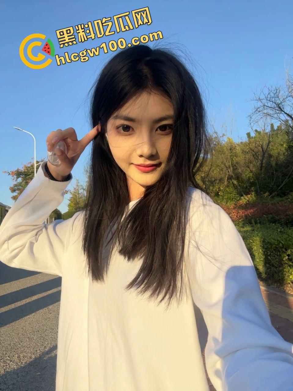 抖音清纯少女青春嫩妹女网红『孜由基』上大学发骚发情 约炮大哥诱惑吃鸡娇喘操逼!原创独家曝光!