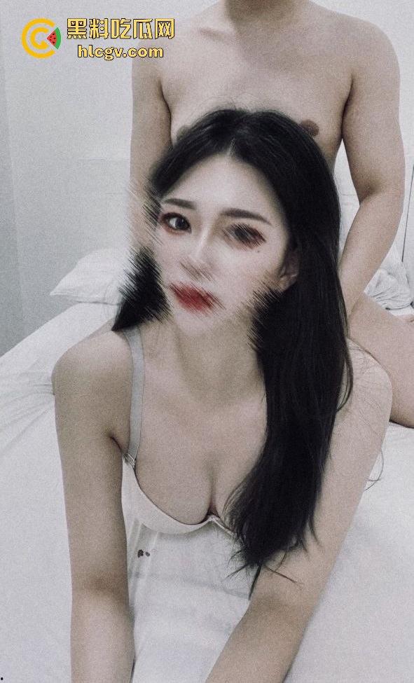 工作累了火气大?看看OF高颜值反差婊【女王】最新福利!前凸后翘,妥妥的泄欲神器!