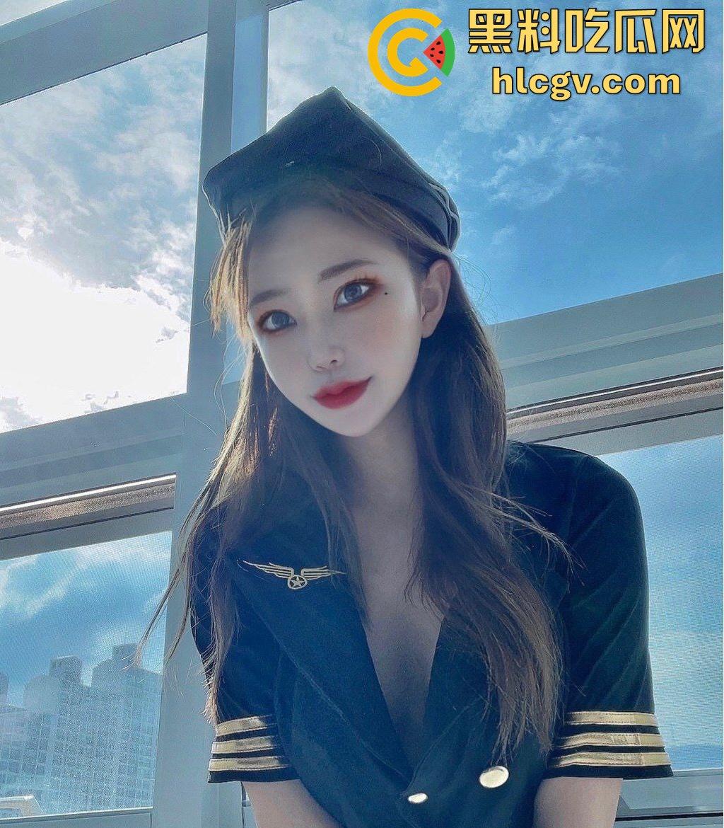 工作累了火气大?看看OF高颜值反差婊【女王】最新福利!前凸后翘,妥妥的泄欲神器!