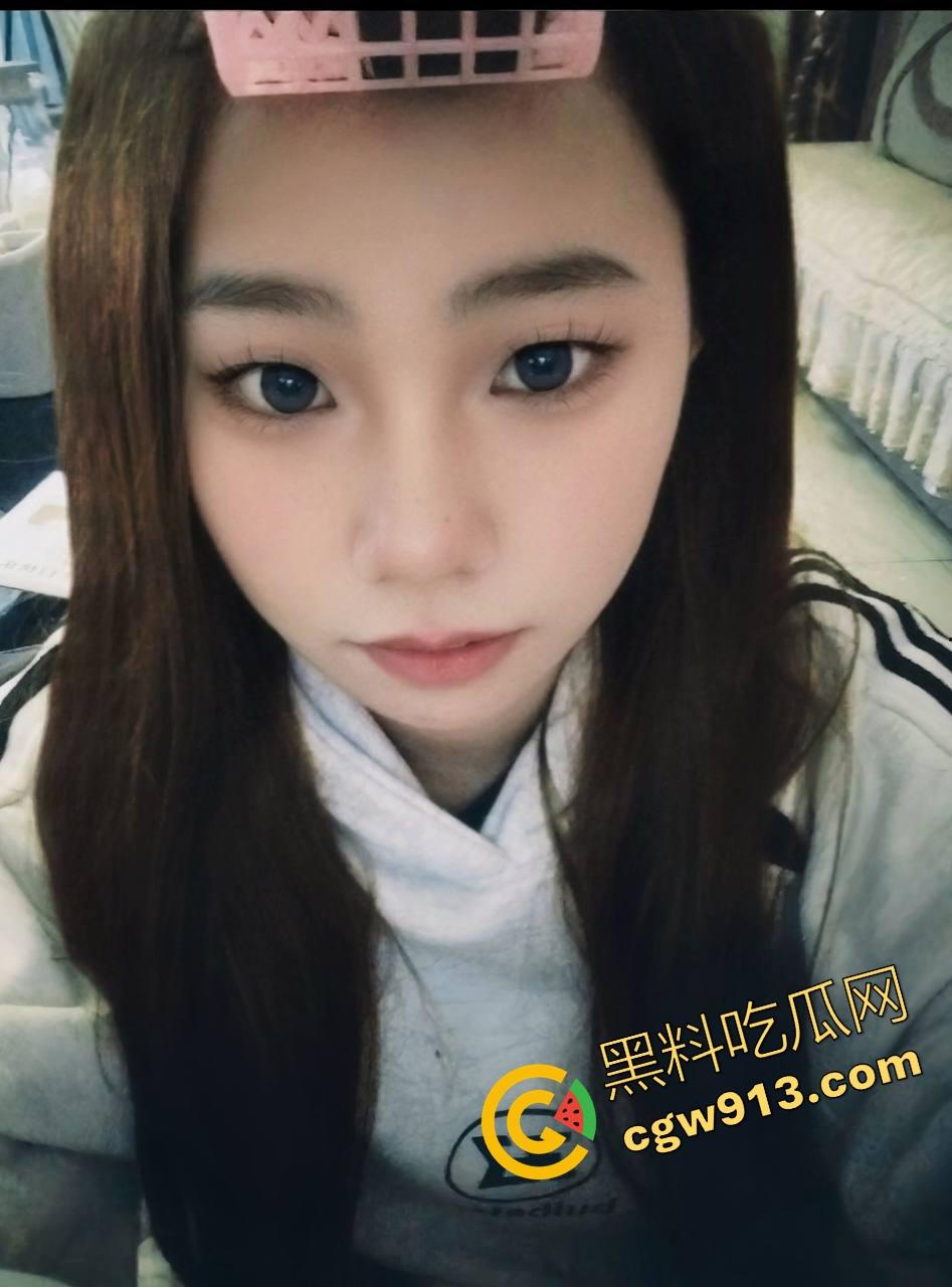 抖音极品微胖熟女【风雨彩虹铿锵玫瑰】流出,定制福利尺度突破天际,肥臀翘逼淫水横流等大肉棒!