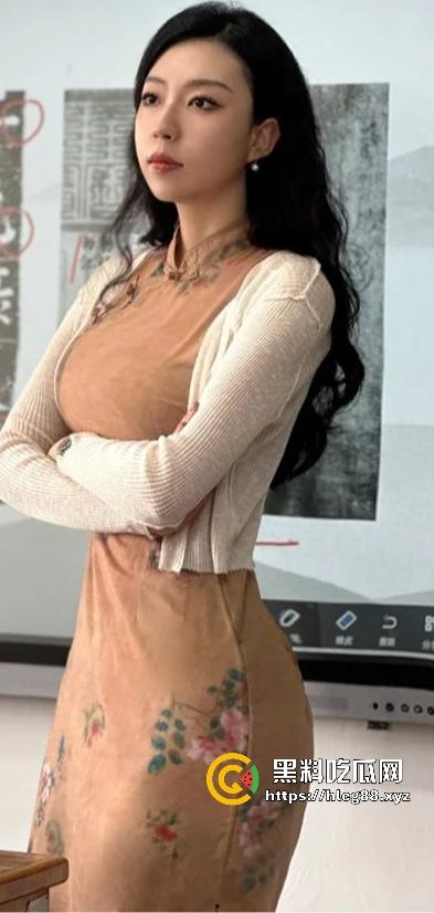 艺术书法系【黎老师】视频流出,知性女教师变反差母狗,女仆装吃鸡挨操,大奶翘臀骚炸天!