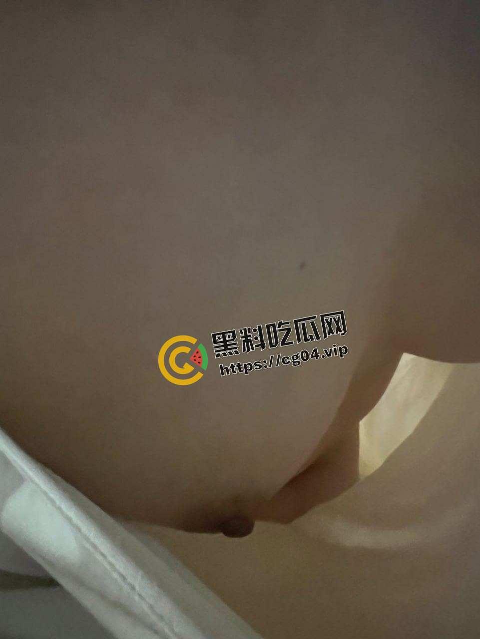 台湾高颜值主播 胡小U IG粉丝七千 私密视频被渣男前男友流出 口爆吞精 蛋糕都做成屌一样的骚货