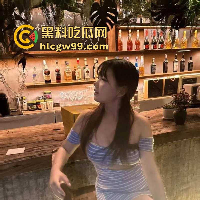 穿着校服的福建女高中生【王轶】与男友偷吃禁果视频泄密,嫩得逼人,肏得爽歪歪,果然女孩就是比女人更嫩!