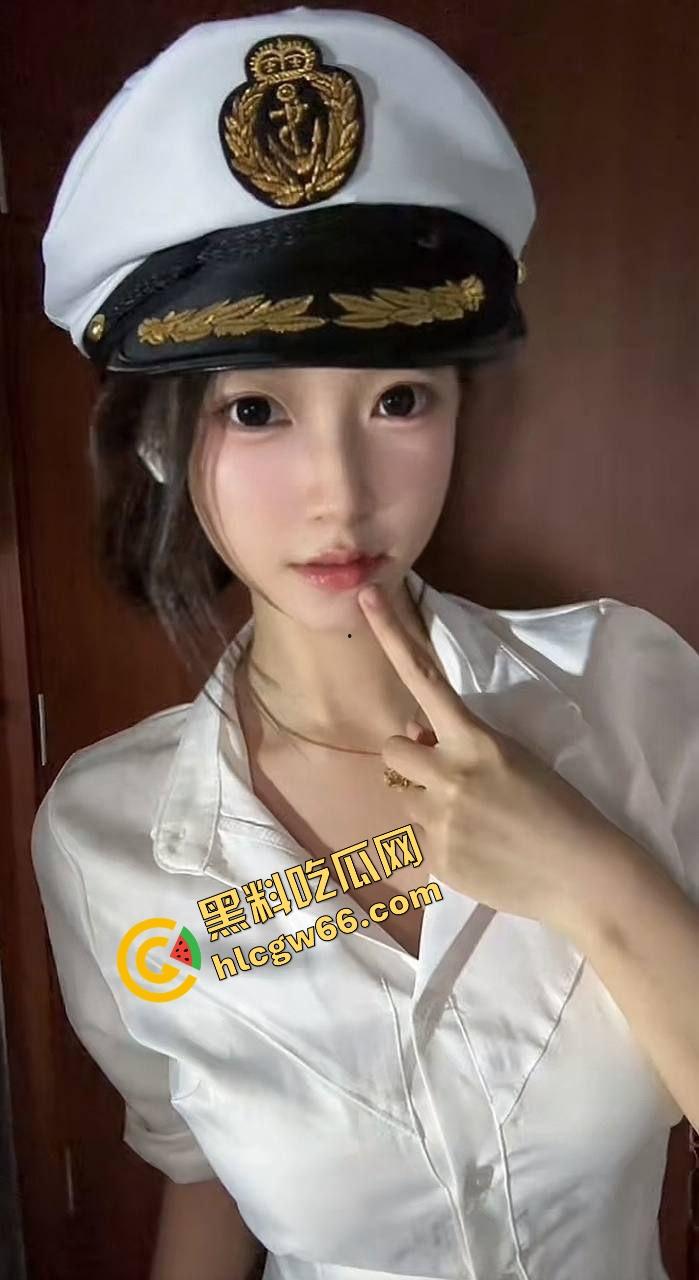 成都理工大二骚货『李娜娜』啪啪自拍流出，极品御姐身材太顶，黑丝高跟玩COS被操成狗，一晚八发全干吐！