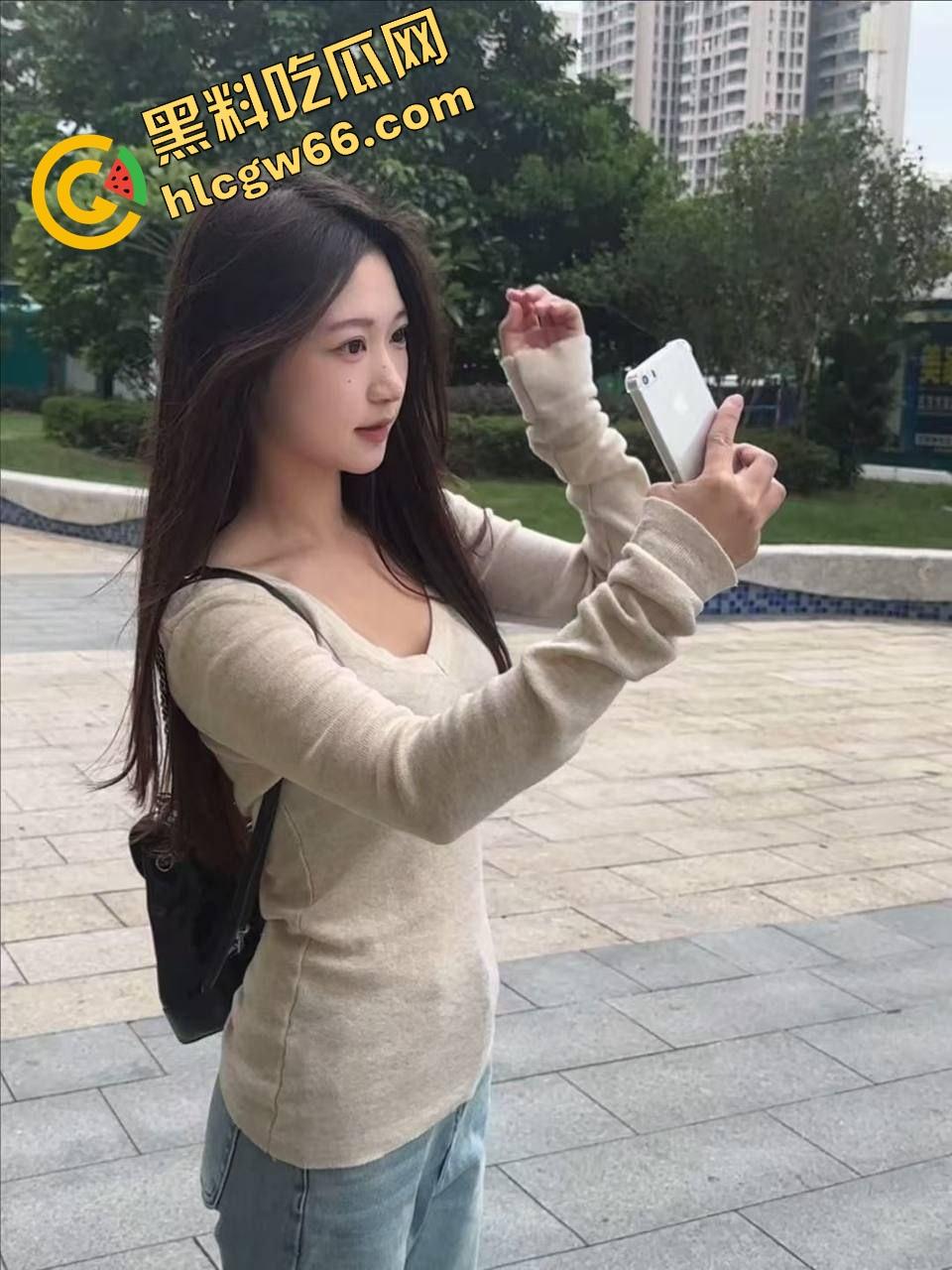 成都理工大二骚货『李娜娜』啪啪自拍流出,极品御姐身材太顶,黑丝高跟玩COS被操成狗,一晚八发全干吐!