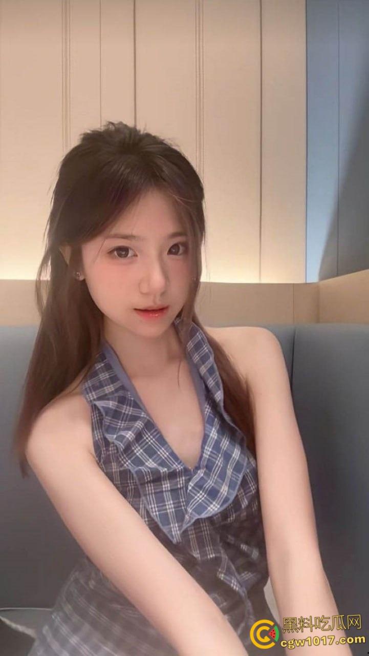 杭州清纯妹子【李一涵】,和男友自拍做爱,小骚逼年龄不大性欲极强,粉嫩小穴被无套内射,精液缓缓流出!