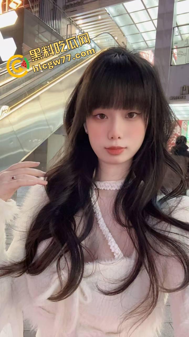 马鞍山JK眼镜妹【李蕊】平时装清纯,自己坐着骑屌骑到喷水,奶子乱颤淫相毕露,简直天生的母狗!