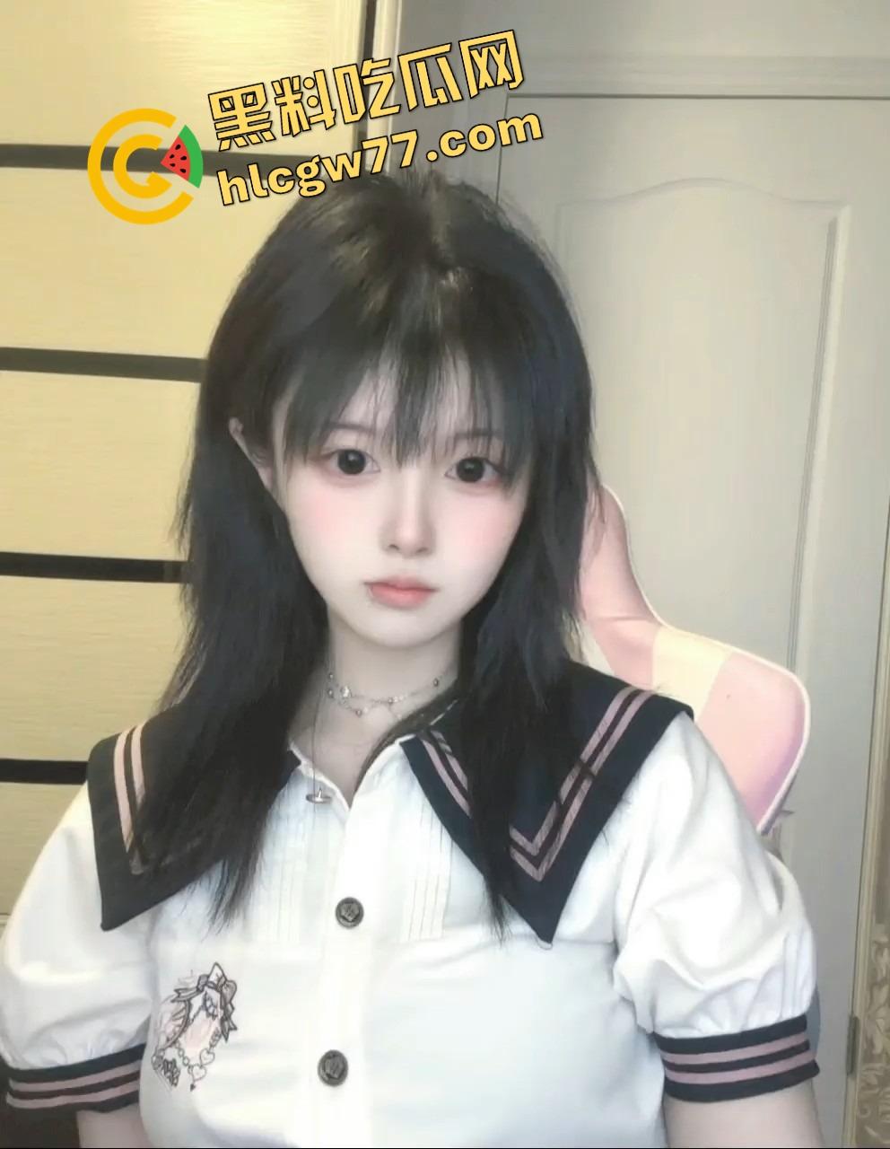 延边奶茶店骚母狗店员『李丹』被操到痉挛,JK装下藏着粉鲍肥臀,内射后入爽翻天,反差感太TM带劲!