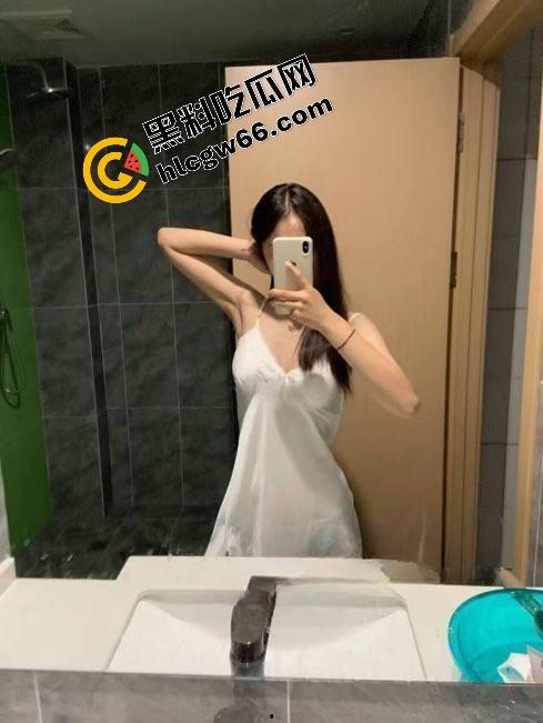 广州白云幼儿园清纯幼师【田梦】被渣男甩了狠踹,嫩逼私拍全漏光,奶子晃荡骚的勾人操烂她!