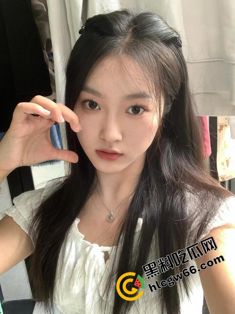 广州白云幼儿园清纯幼师【田梦】被渣男甩了狠踹,嫩逼私拍全漏光,奶子晃荡骚的勾人操烂她!